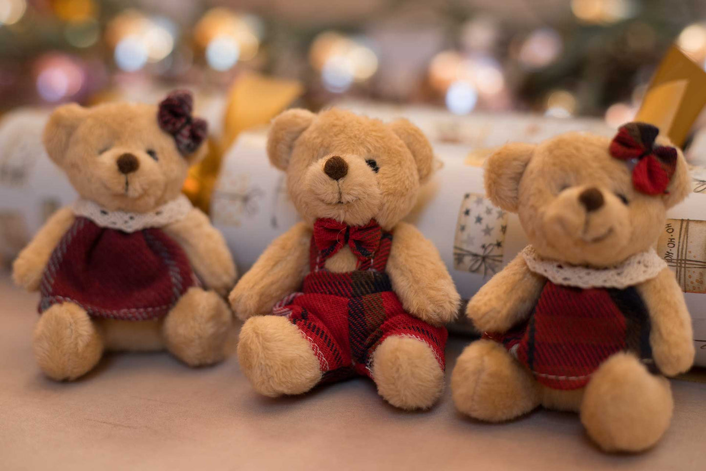 Teddy Bear Christmas Crackers (6 x 13-inch Crackers)